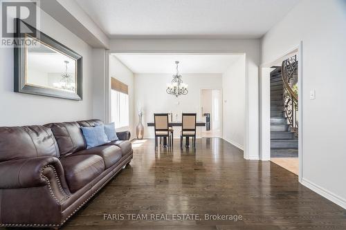 62 Silver Trail, Barrie, ON - Indoor Photo Showing Living Room
