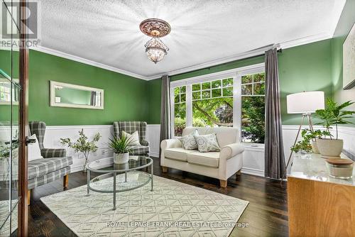 9 Gary Court, Clarington, ON - Indoor Photo Showing Living Room