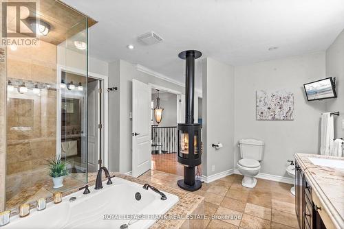 9 Gary Court, Clarington, ON - Indoor Photo Showing Bathroom