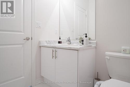 116 Durham Avenue, Barrie, ON - Indoor Photo Showing Bathroom