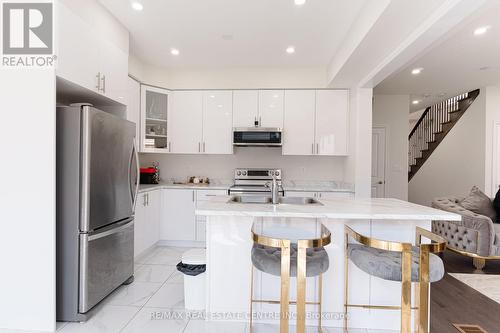 116 Durham Avenue, Barrie, ON - Indoor Photo Showing Kitchen