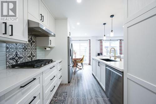 259 Royal Salisbury Way, Brampton, ON - Indoor Photo Showing Kitchen With Upgraded Kitchen