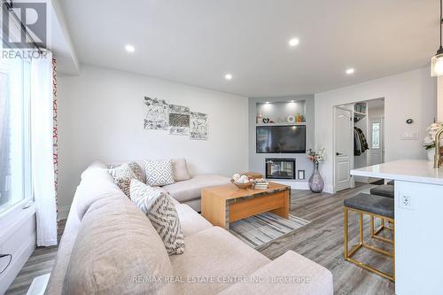 259 Royal Salisbury Way, Brampton, ON - Indoor Photo Showing Living Room