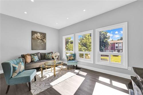 358 Rexford Drive|Unit #1, Hamilton, ON - Indoor Photo Showing Living Room