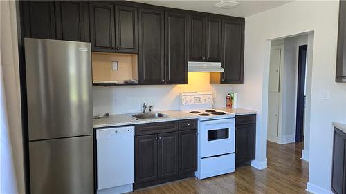 691 Upper James Street, Hamilton, ON - Indoor Photo Showing Kitchen