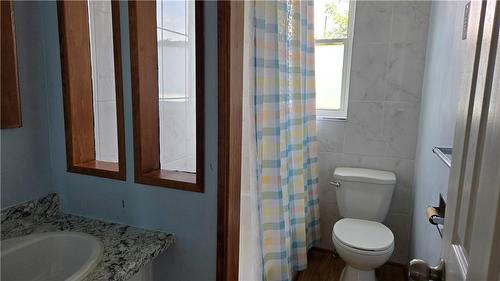 691 Upper James Street, Hamilton, ON - Indoor Photo Showing Bathroom