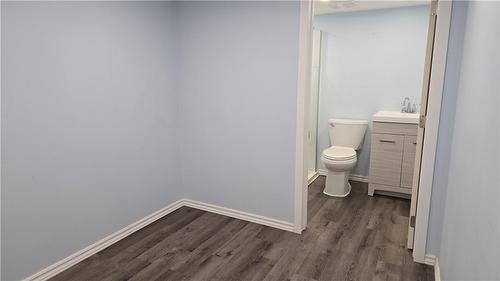 691 Upper James Street, Hamilton, ON - Indoor Photo Showing Bathroom