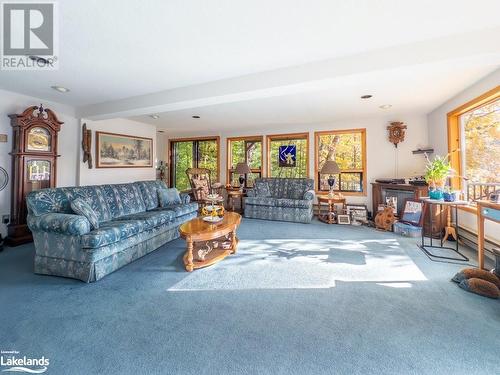 Family room - 399 Horseshoe Lake, Seguin, ON - Indoor Photo Showing Living Room