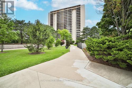 1102 - 299 Mill Road, Toronto, ON - Outdoor