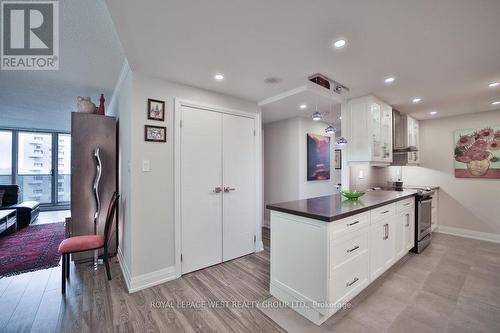 1102 - 299 Mill Road, Toronto, ON - Indoor Photo Showing Kitchen