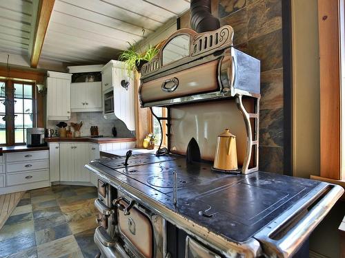 Kitchen - 349 5E Rang, Saint-Bernard-De-Michaudville, QC - Indoor Photo Showing Kitchen