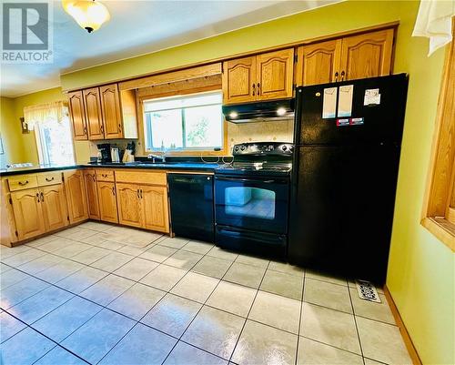 15 Gore Street, Gore Bay, Manitoulin Island, ON - Indoor Photo Showing Kitchen