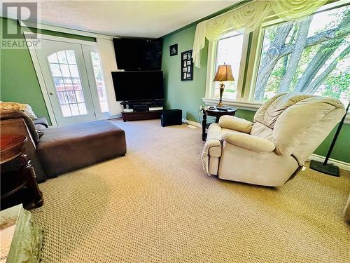 15 Gore Street, Gore Bay, Manitoulin Island, ON - Indoor Photo Showing Living Room