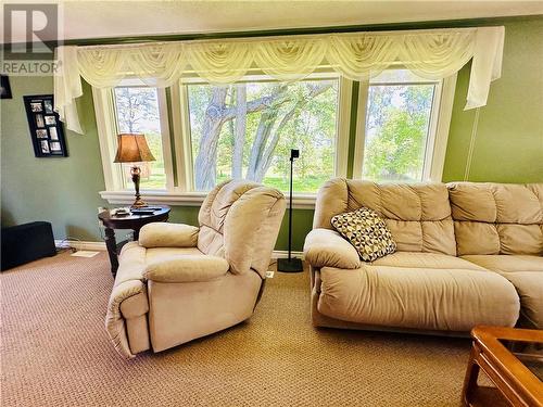 15 Gore Street, Gore Bay, Manitoulin Island, ON - Indoor Photo Showing Living Room