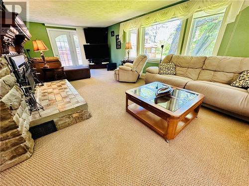 15 Gore Street, Gore Bay, Manitoulin Island, ON - Indoor Photo Showing Living Room