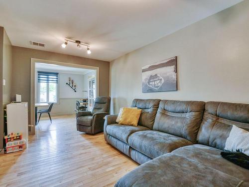 Living room - 740 Ch. St-Jean, Sainte-Marie-Salomé, QC - Indoor Photo Showing Living Room