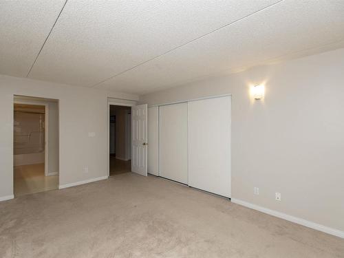 302 50 S Water Street South, Thunder Bay, ON - Indoor Photo Showing Other Room