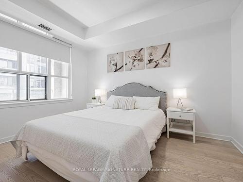 821-438 Richmond St W, Toronto, ON - Indoor Photo Showing Bedroom