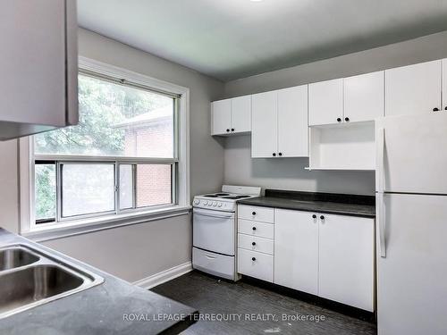 2563 Kingston Rd, Toronto, ON - Indoor Photo Showing Kitchen