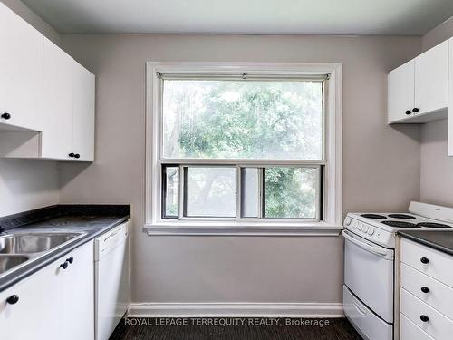 2563 Kingston Rd, Toronto, ON - Indoor Photo Showing Kitchen With Double Sink