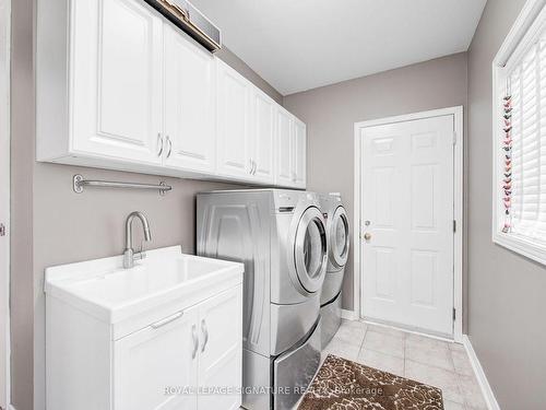 2547 Armour Cres, Burlington, ON - Indoor Photo Showing Laundry Room