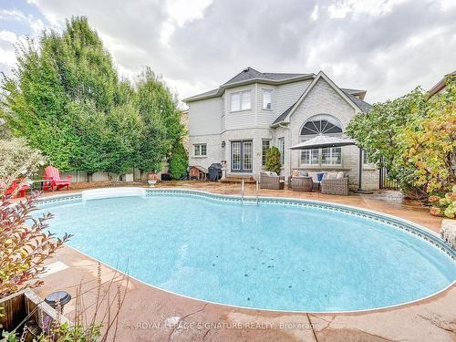 2547 Armour Cres, Burlington, ON - Outdoor With In Ground Pool With Backyard