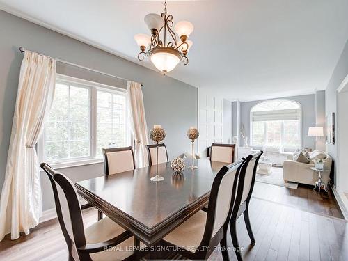 2547 Armour Cres, Burlington, ON - Indoor Photo Showing Dining Room