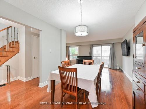 121-60 Hanson Rd, Mississauga, ON - Indoor Photo Showing Dining Room