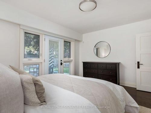 2 Farningham Cres, Toronto, ON - Indoor Photo Showing Bedroom