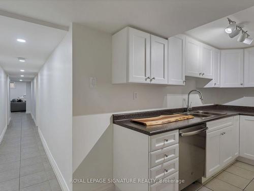 2 Farningham Cres, Toronto, ON - Indoor Photo Showing Kitchen