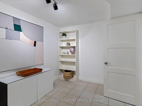 2 Farningham Cres, Toronto, ON - Indoor Photo Showing Other Room