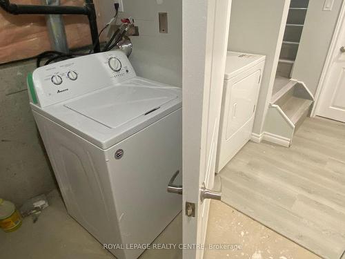 Lower-3177 Owls Foot Dr, Mississauga, ON - Indoor Photo Showing Laundry Room