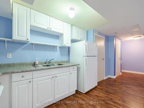 77 Trailside Walk, Brampton, ON - Indoor Photo Showing Kitchen