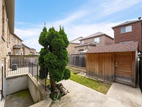 77 Trailside Walk, Brampton, ON - Indoor Photo Showing Laundry Room