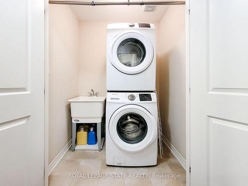 43 Sonoma Valley Cres, Hamilton, ON - Indoor Photo Showing Laundry Room