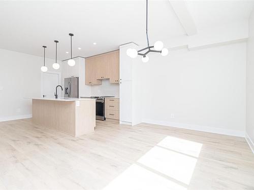 960/962 Loch Glen Pl, Langford, BC - Indoor Photo Showing Kitchen With Upgraded Kitchen