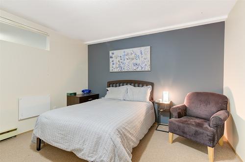 106-1765 Leckie Road, Kelowna, BC - Indoor Photo Showing Bedroom