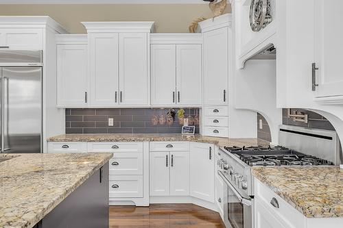 3237 Malbec Crescent, West Kelowna, BC - Indoor Photo Showing Kitchen With Upgraded Kitchen