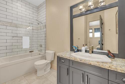 3237 Malbec Crescent, West Kelowna, BC - Indoor Photo Showing Bathroom