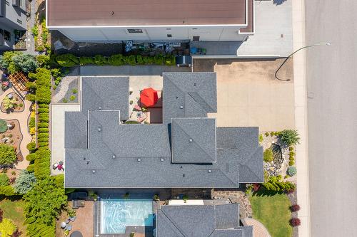 3237 Malbec Crescent, West Kelowna, BC - Outdoor With Facade