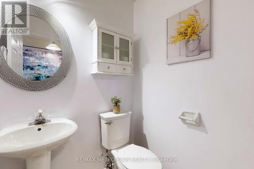 6579 Jazzy Mews, Mississauga (Meadowvale), ON - Indoor Photo Showing Bathroom