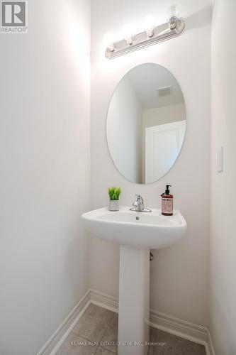 7 Newbrook Street, Brant (Paris), ON - Indoor Photo Showing Bathroom