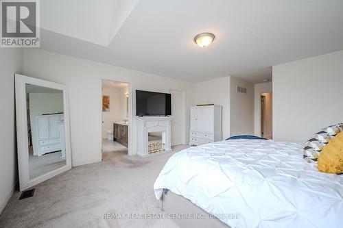 7 Newbrook Street, Brant (Paris), ON - Indoor Photo Showing Bedroom