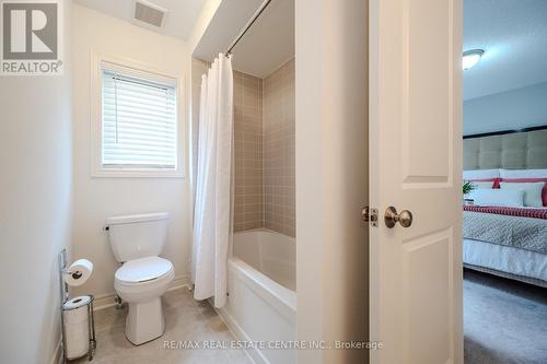 7 Newbrook Street, Brant (Paris), ON - Indoor Photo Showing Bathroom