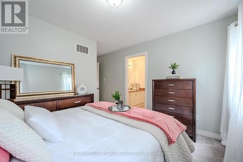 7 Newbrook Street, Brant (Paris), ON - Indoor Photo Showing Bedroom