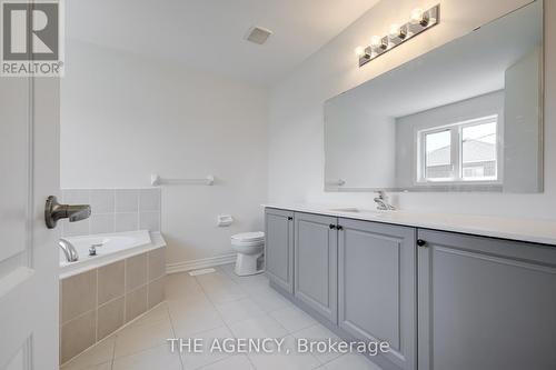 225 Palace Street, Thorold, ON - Indoor Photo Showing Bathroom