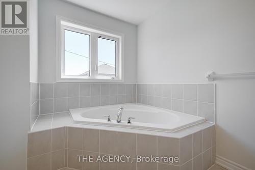 225 Palace Street, Thorold, ON - Indoor Photo Showing Bathroom