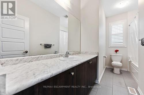 17 Larry Crescent, Haldimand, ON - Indoor Photo Showing Bathroom