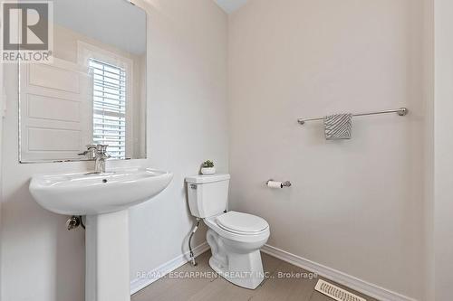 17 Larry Crescent, Haldimand, ON - Indoor Photo Showing Bathroom