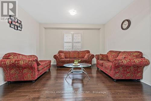 17 Larry Crescent, Haldimand, ON - Indoor Photo Showing Living Room